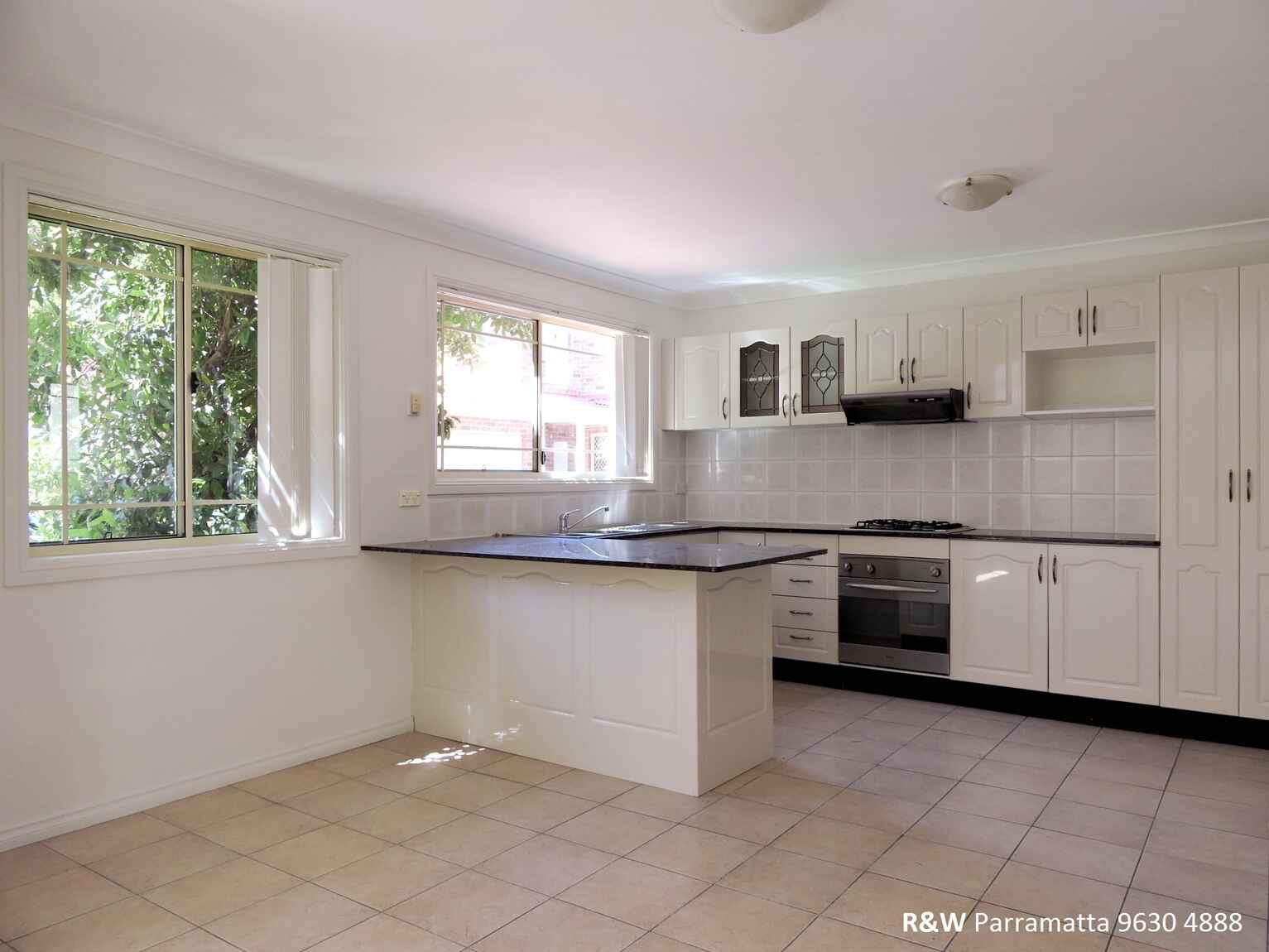 3/3 Pine Lane Rydalmere