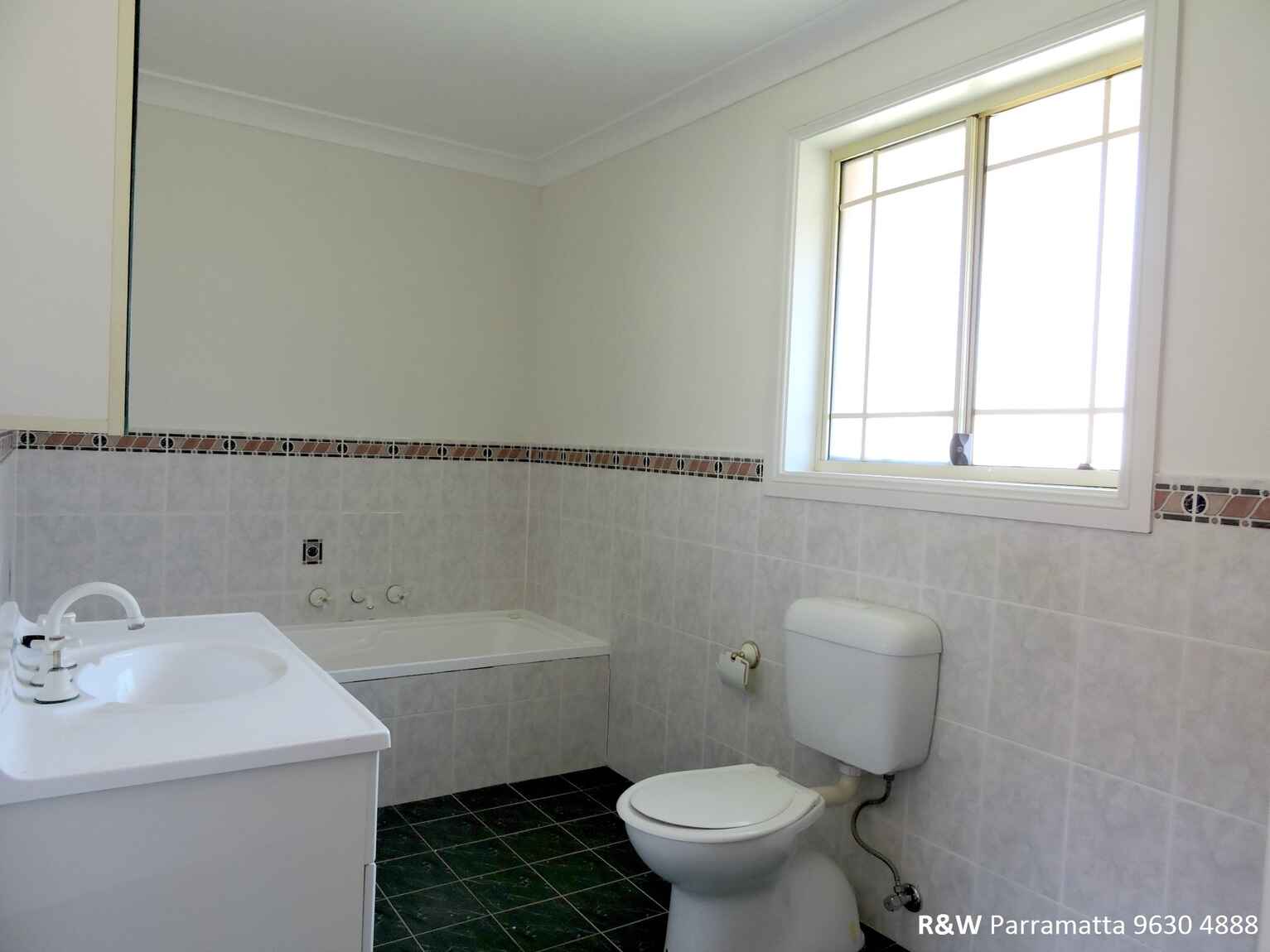 3/3 Pine Lane Rydalmere