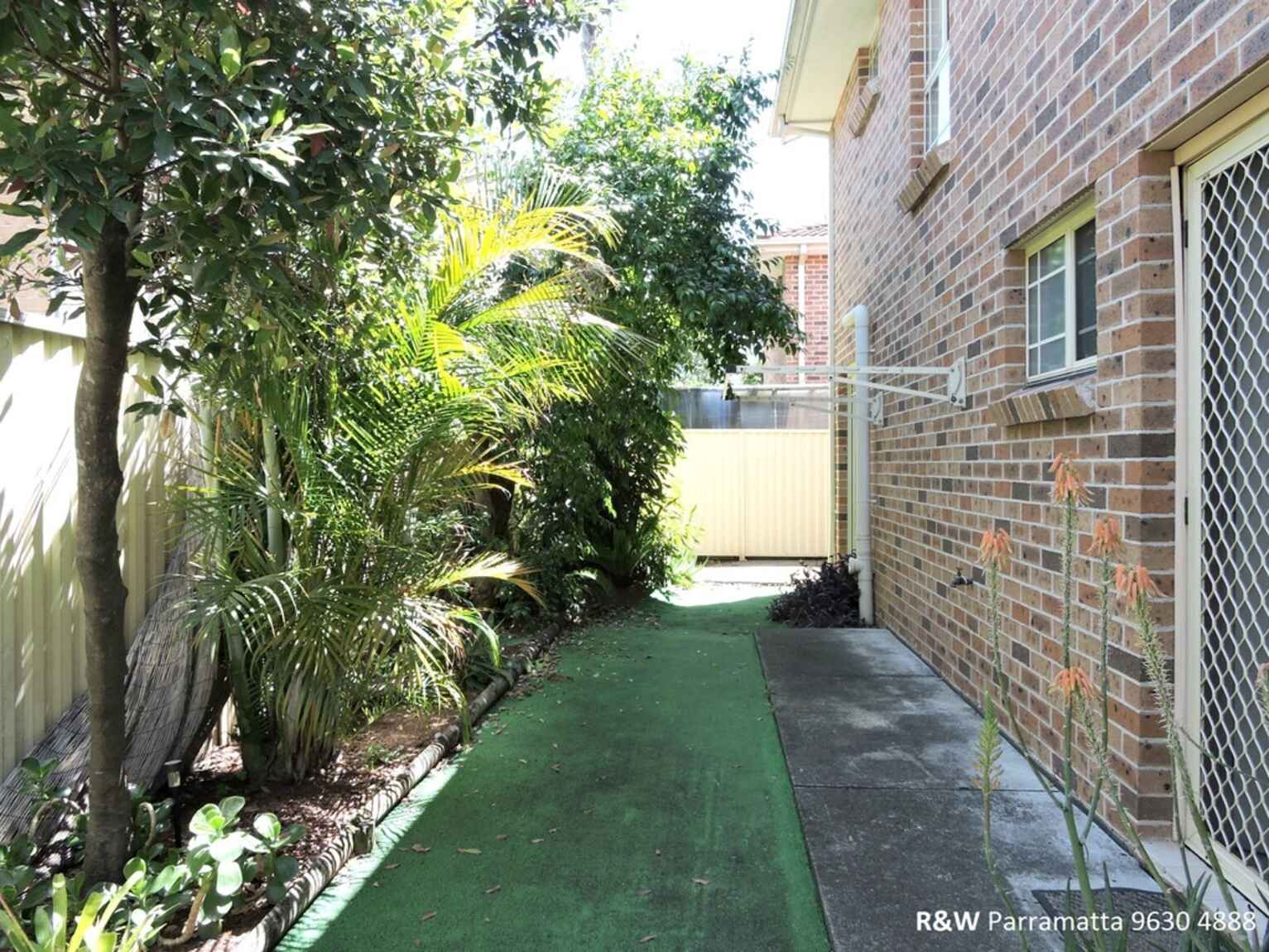 3/3 Pine Lane Rydalmere