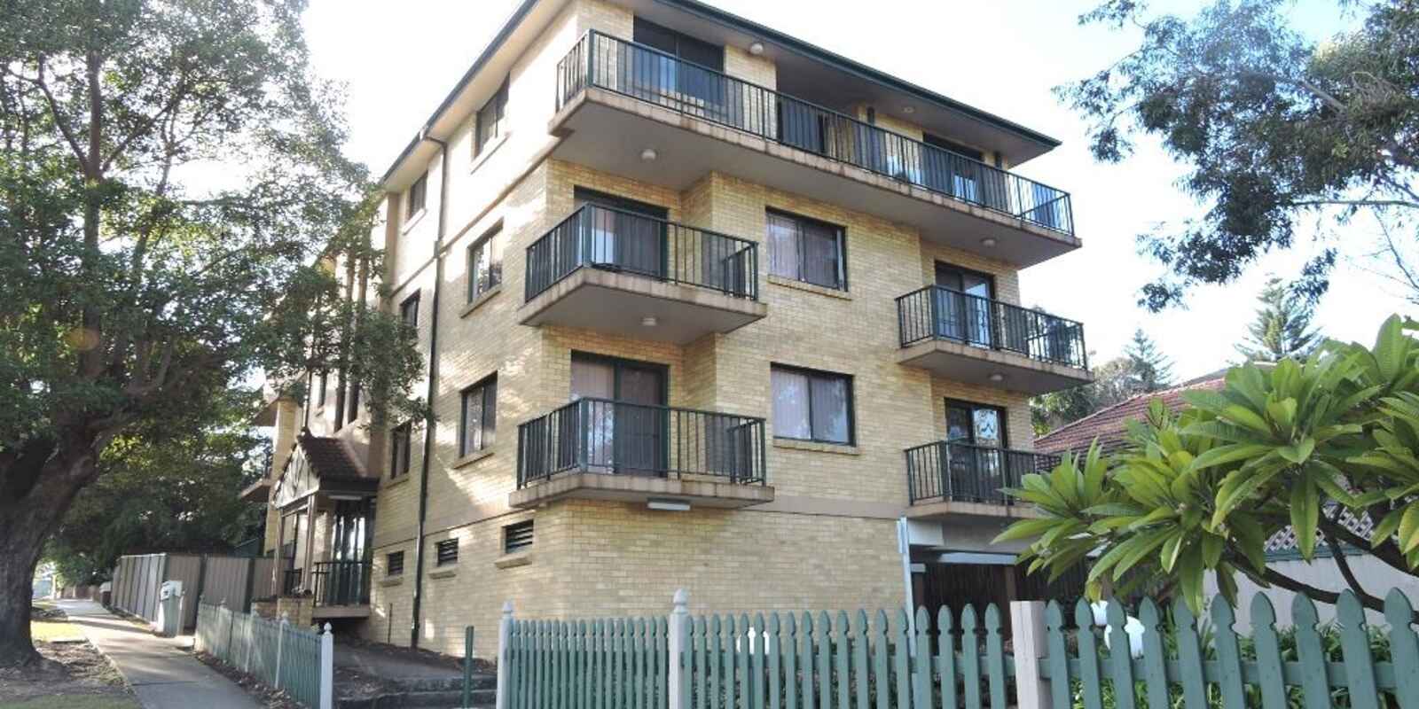 2/5 Dunlop Street North Parramatta