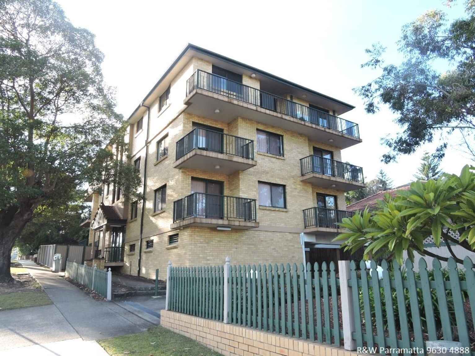 2/5 Dunlop Street North Parramatta