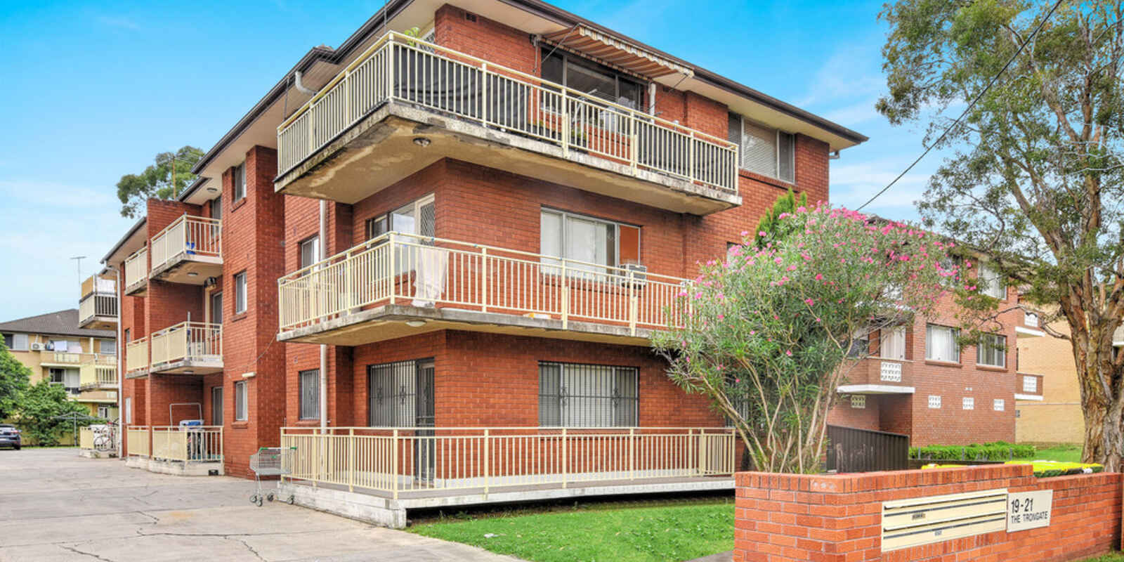 11/19-21 The Trongate Granville 11/19-21 The Trongate Granville