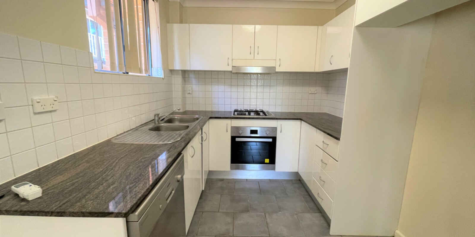 3/98 O'Connell Street North Parramatta