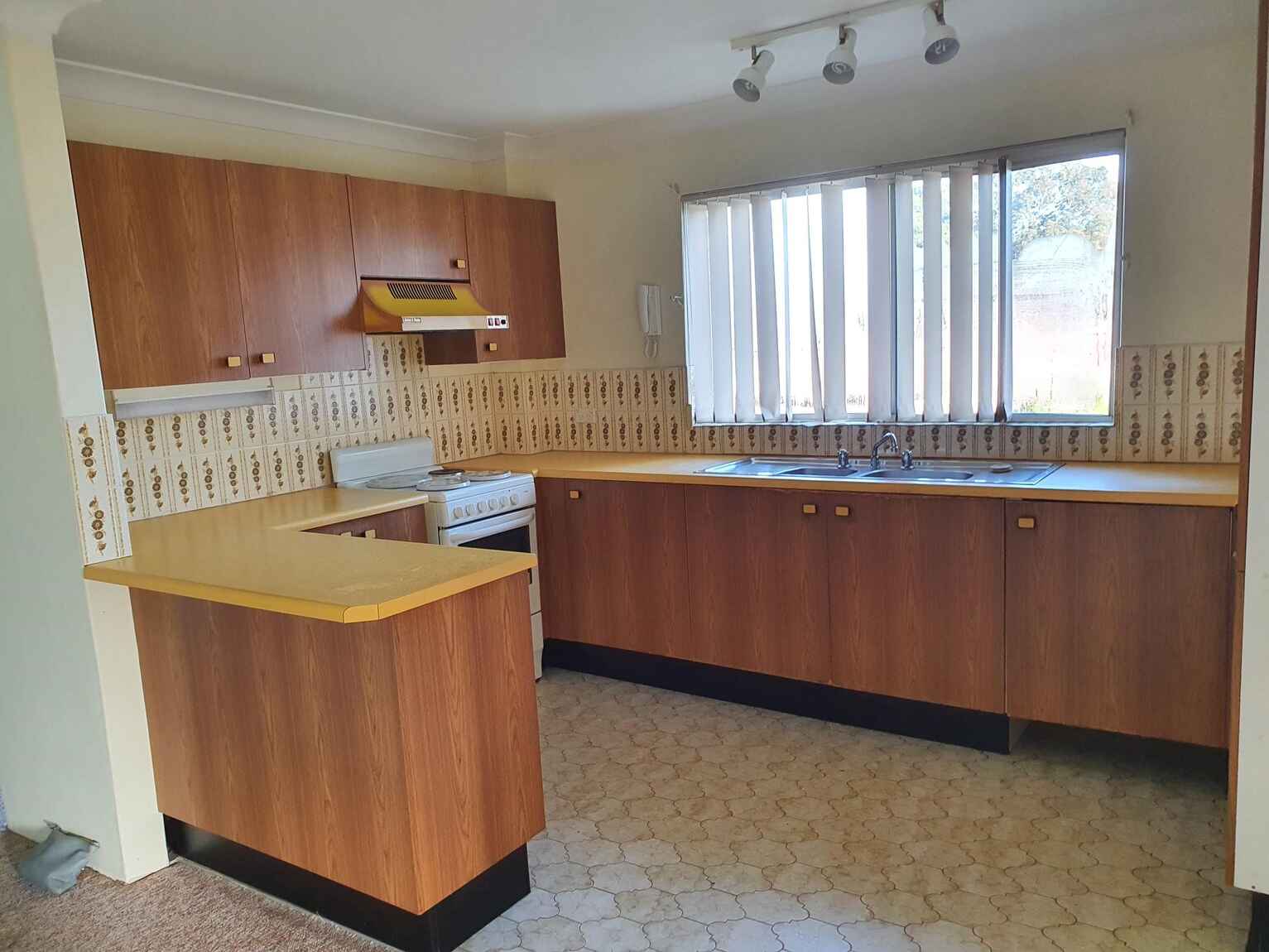 8/27-29 Windsor Rd Merrylands 8/27-29 Windsor Rd Merrylands