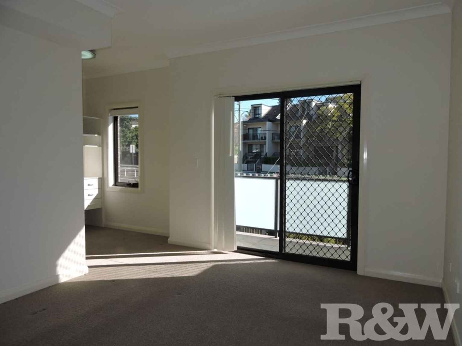 4/175 Kissing Point Road Dundas 4/175 Kissing Point Road Dundas