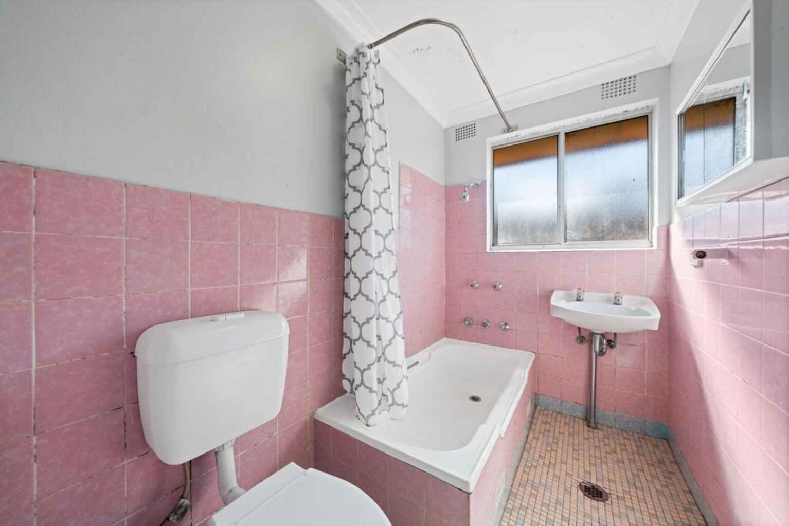 9/15 Station Street West Harris Park 9/15 Station Street West Harris Park