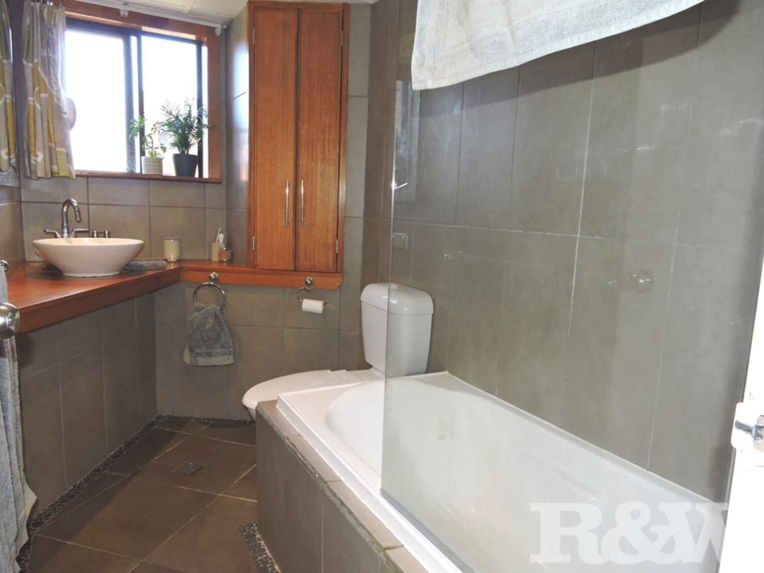 2/75 Weston Street Harris Park