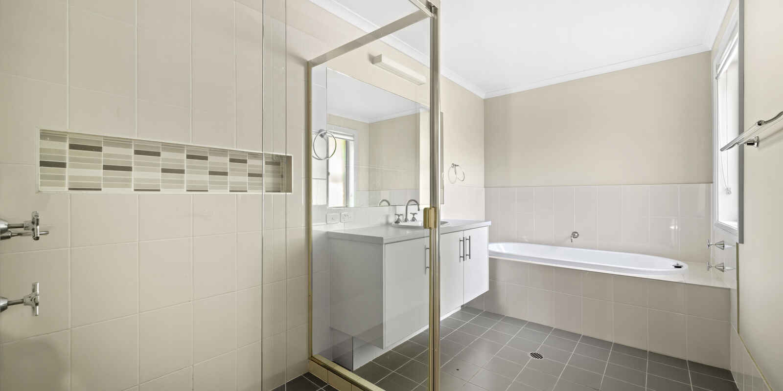 21 Lakeview Drive Cranebrook