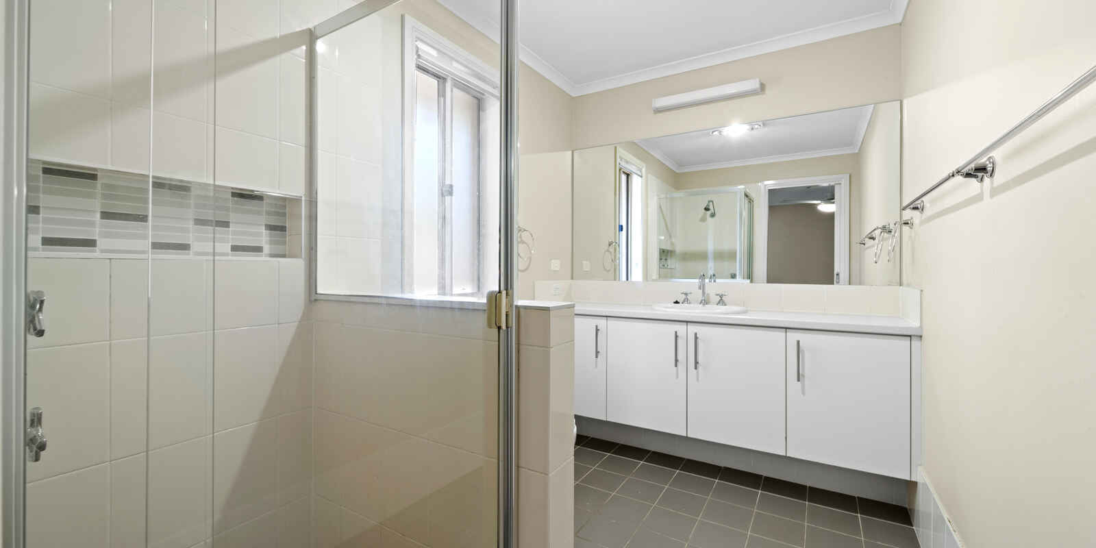 21 Lakeview Drive Cranebrook