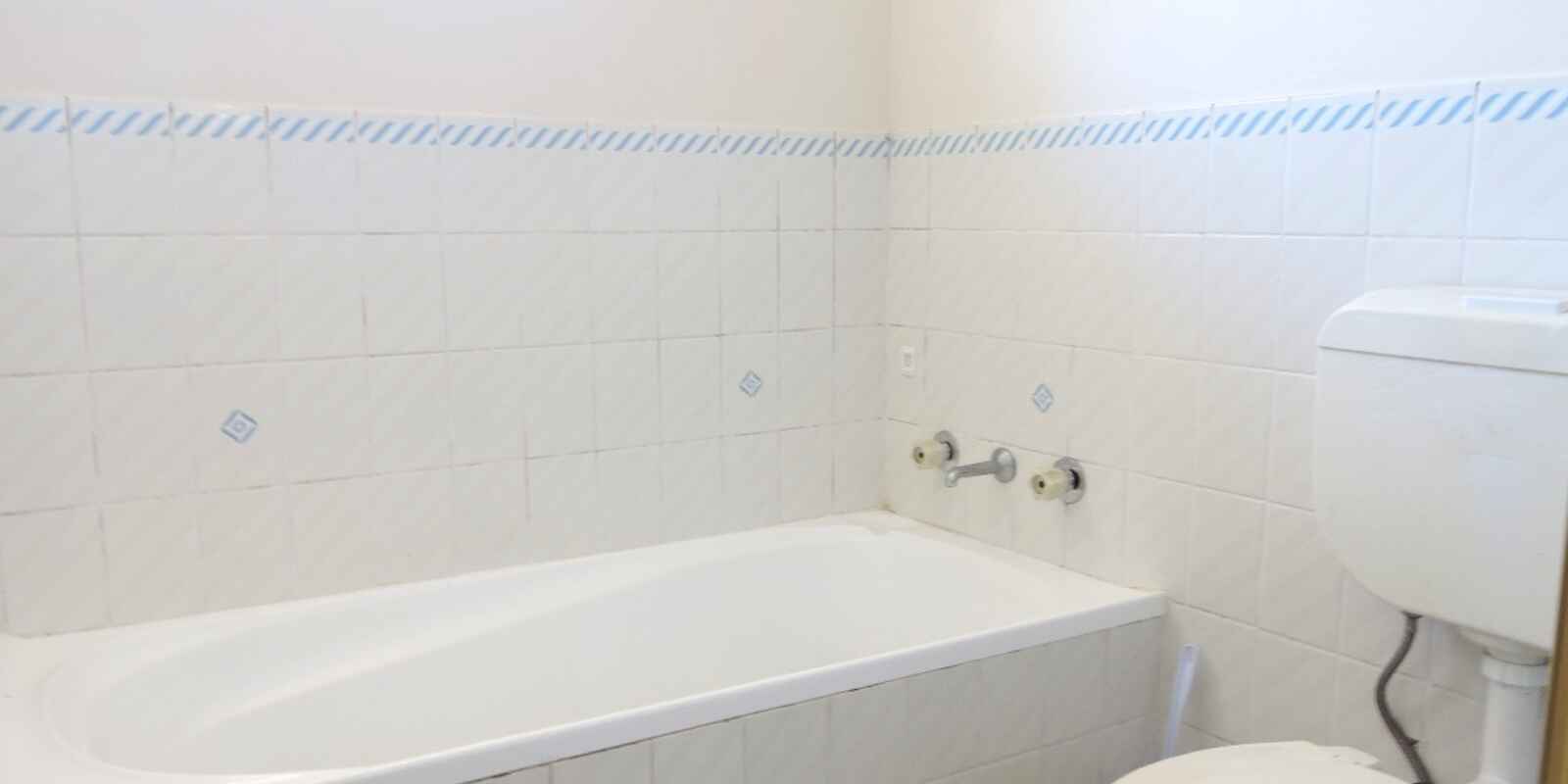 8`/8-10 Queens Road Westmead