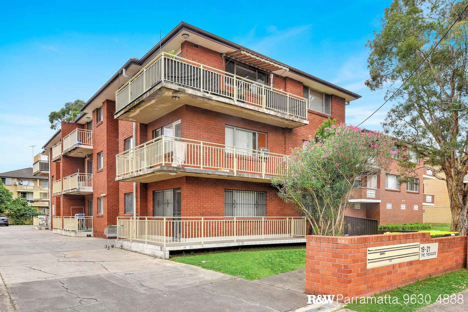 11/19-21 The Trongate Granville 11/19-21 The Trongate Granville