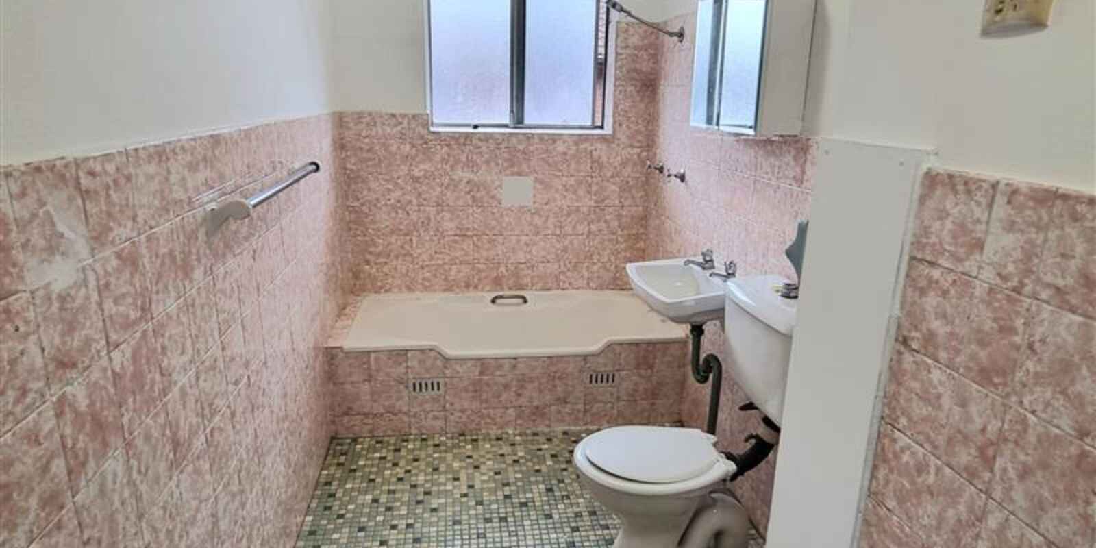 10/19-21 The Trongate Granville 10/19-21 The Trongate Granville