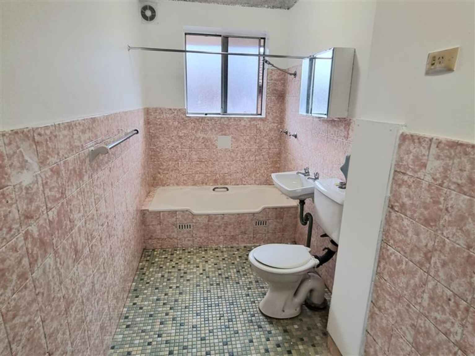 10/19-21 The Trongate Granville 10/19-21 The Trongate Granville