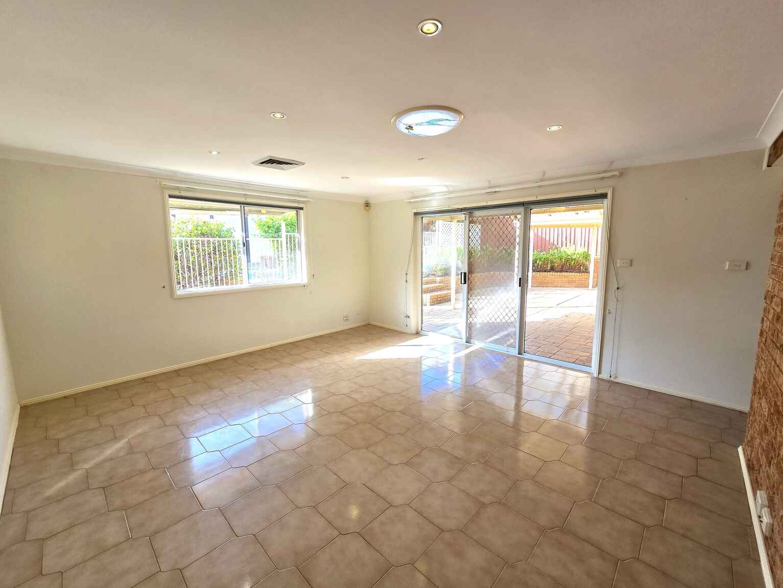 15 Strathalbyn Drive Oatlands