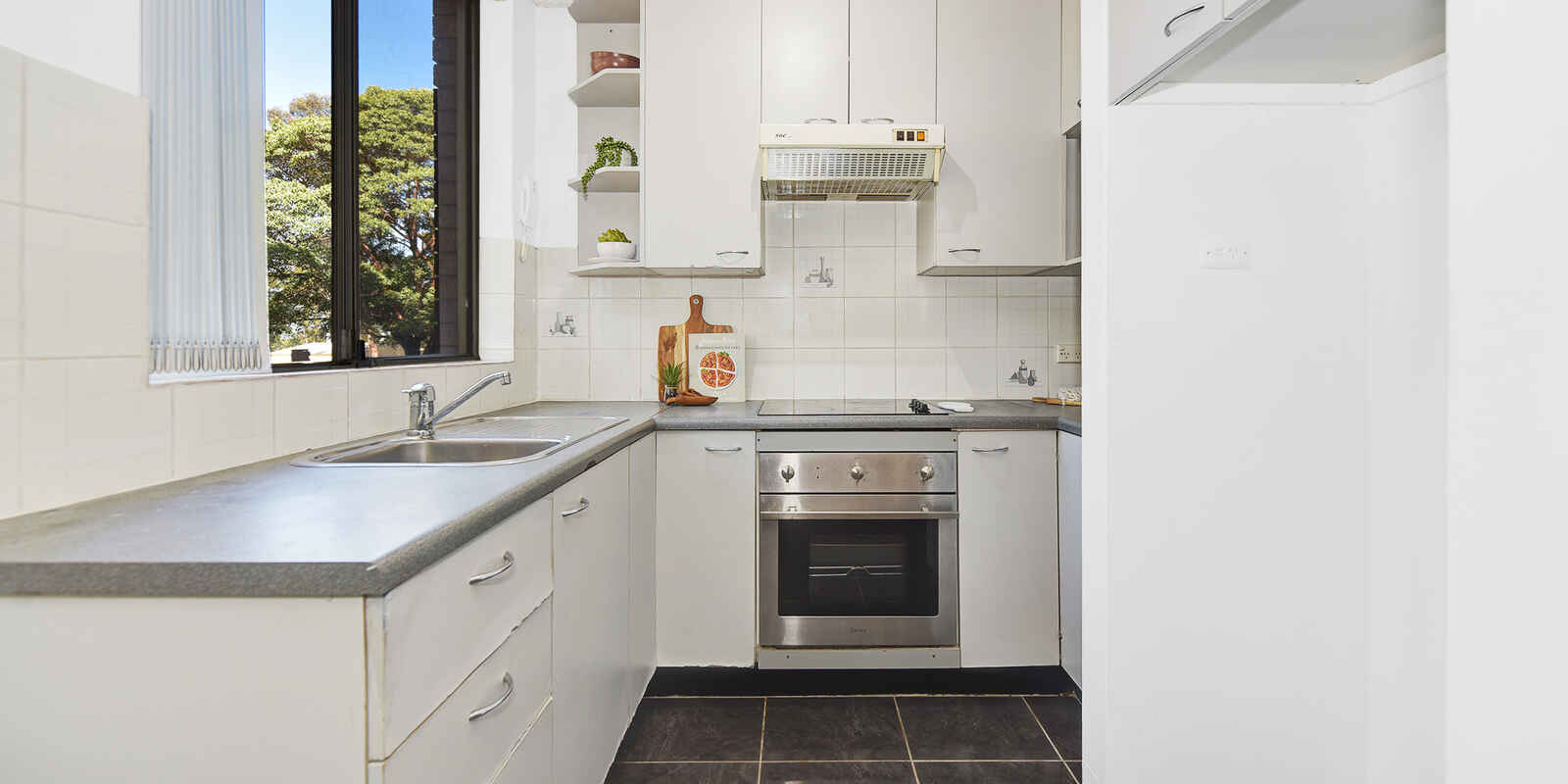 16/9-13 Castle Street North Parramatta
