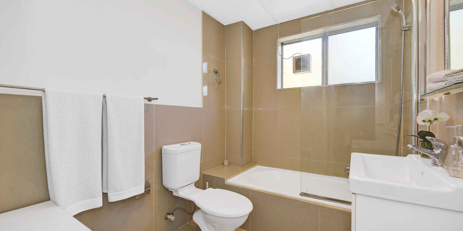 16/9-13 Castle Street North Parramatta