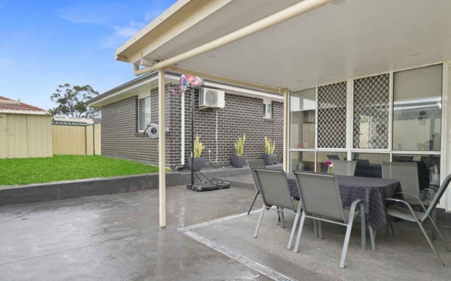 26 Kirsty Cresent Hassall Grove