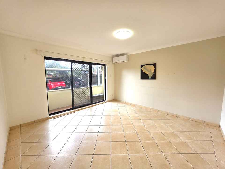 2/158 Pennant Street North Parramatta