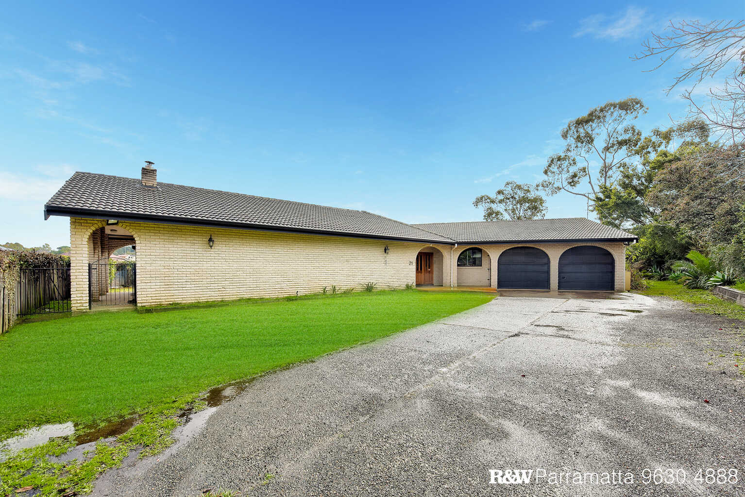 19-21 Huon Place Bella Vista