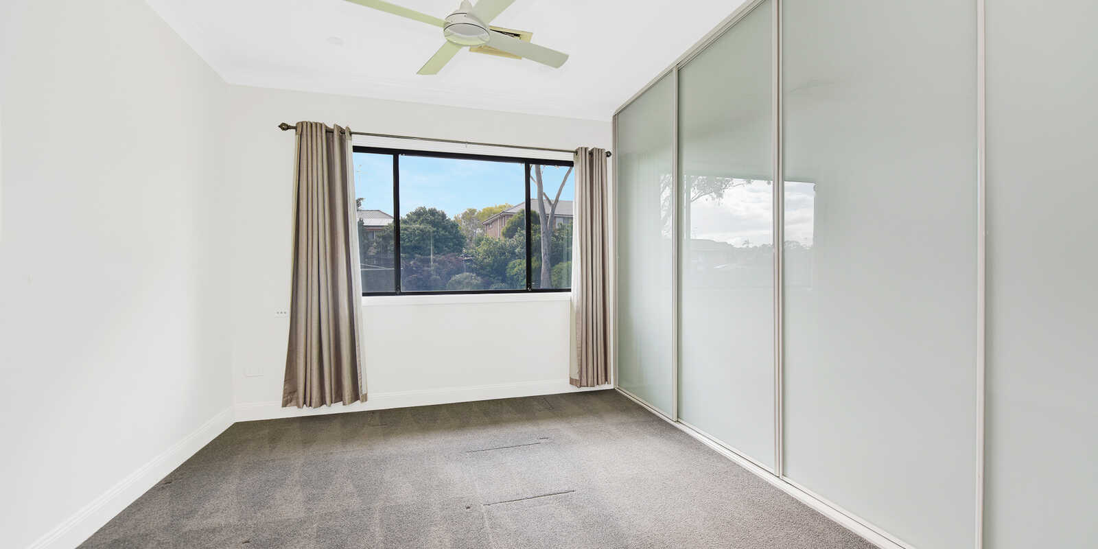 19-21 Huon Place Bella Vista