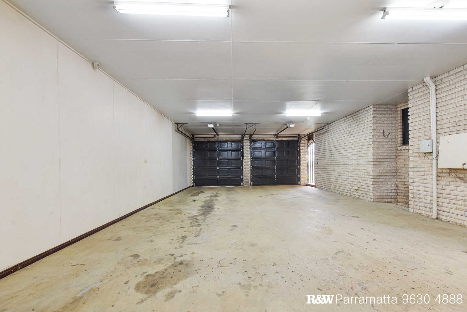 19-21 Huon Place Bella Vista