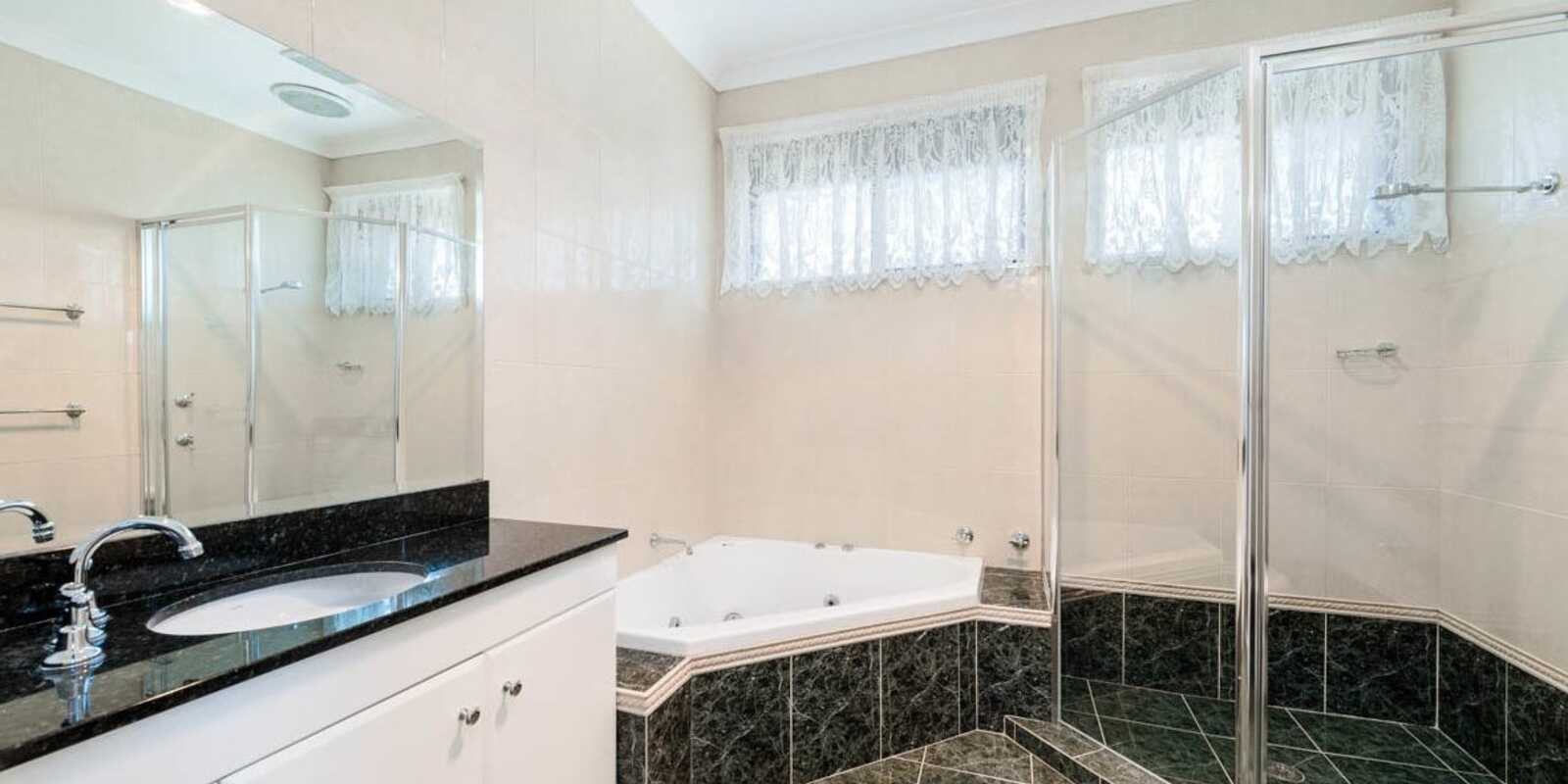 19-21 Huon Place Bella Vista
