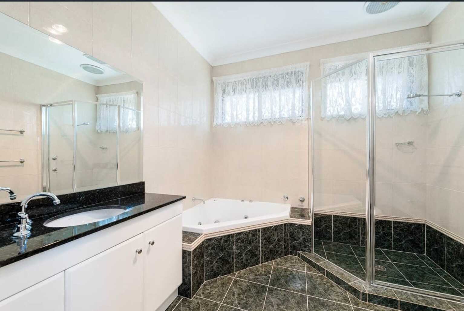 19-21 Huon Place Bella Vista