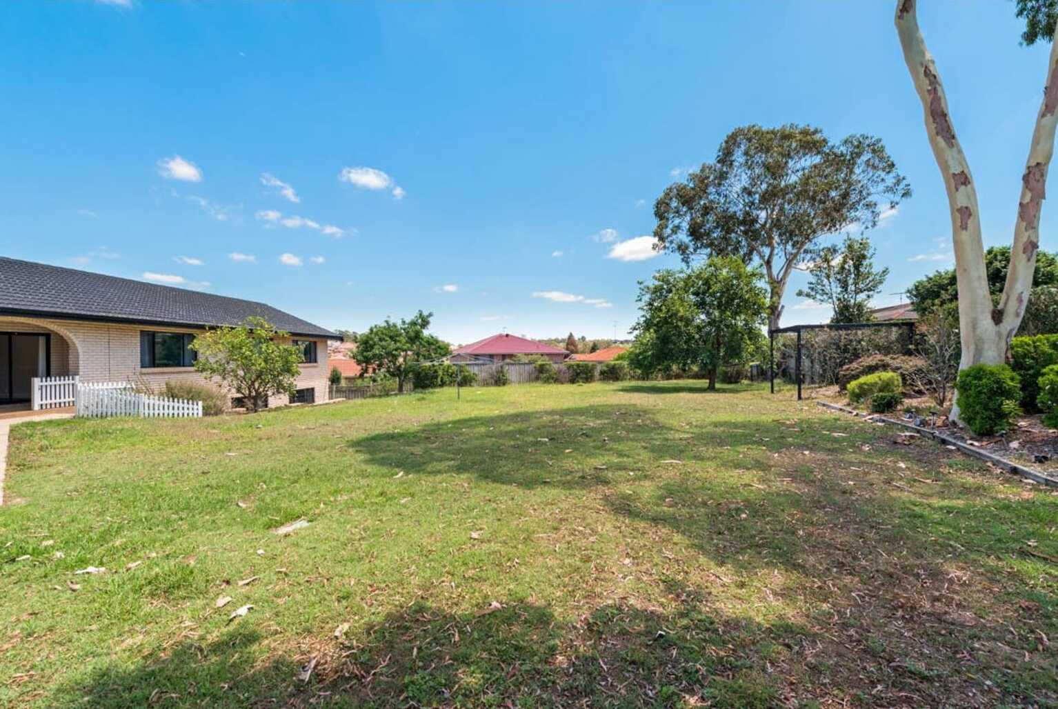 19-21 Huon Place Bella Vista
