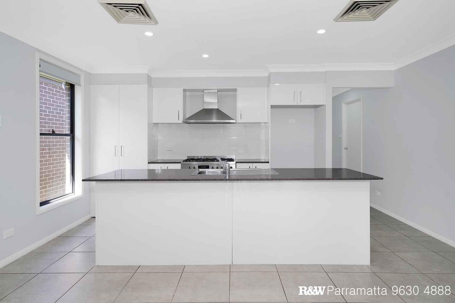 7 Holly Crescent Jordan Springs 7 Holly Crescent Jordan Springs