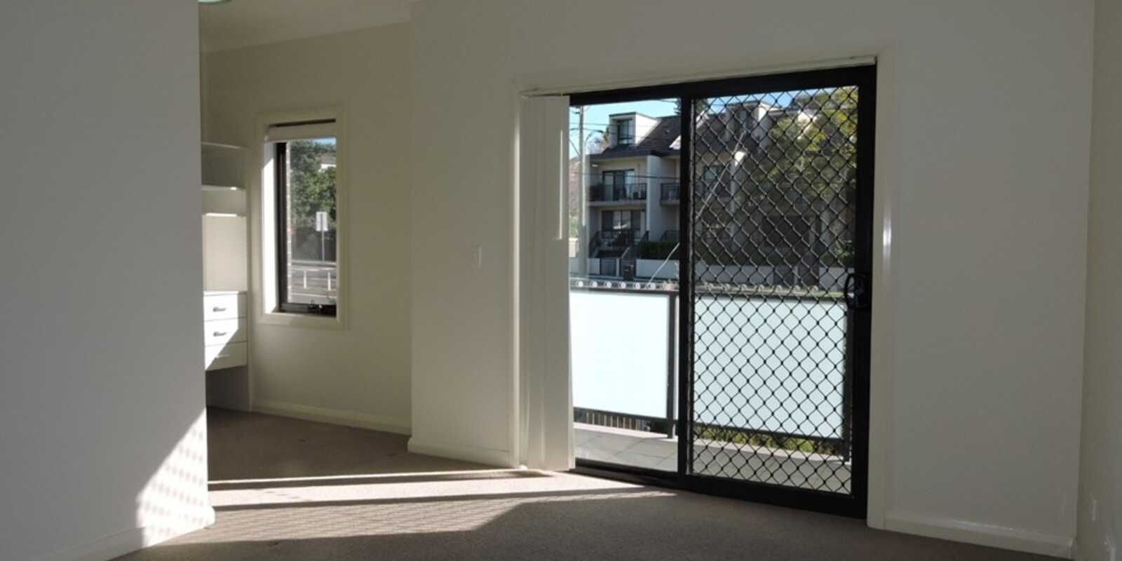 4/175 Kissing Point Road Dundas