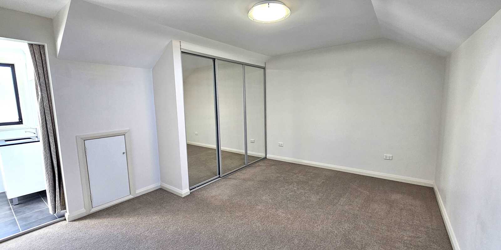 4/175 Kissing Point Road Dundas