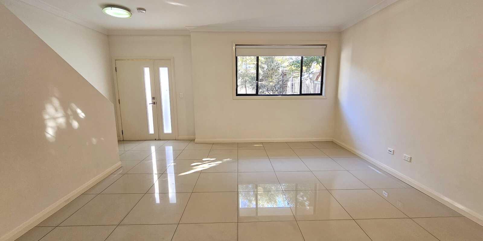 4/175 Kissing Point Road Dundas