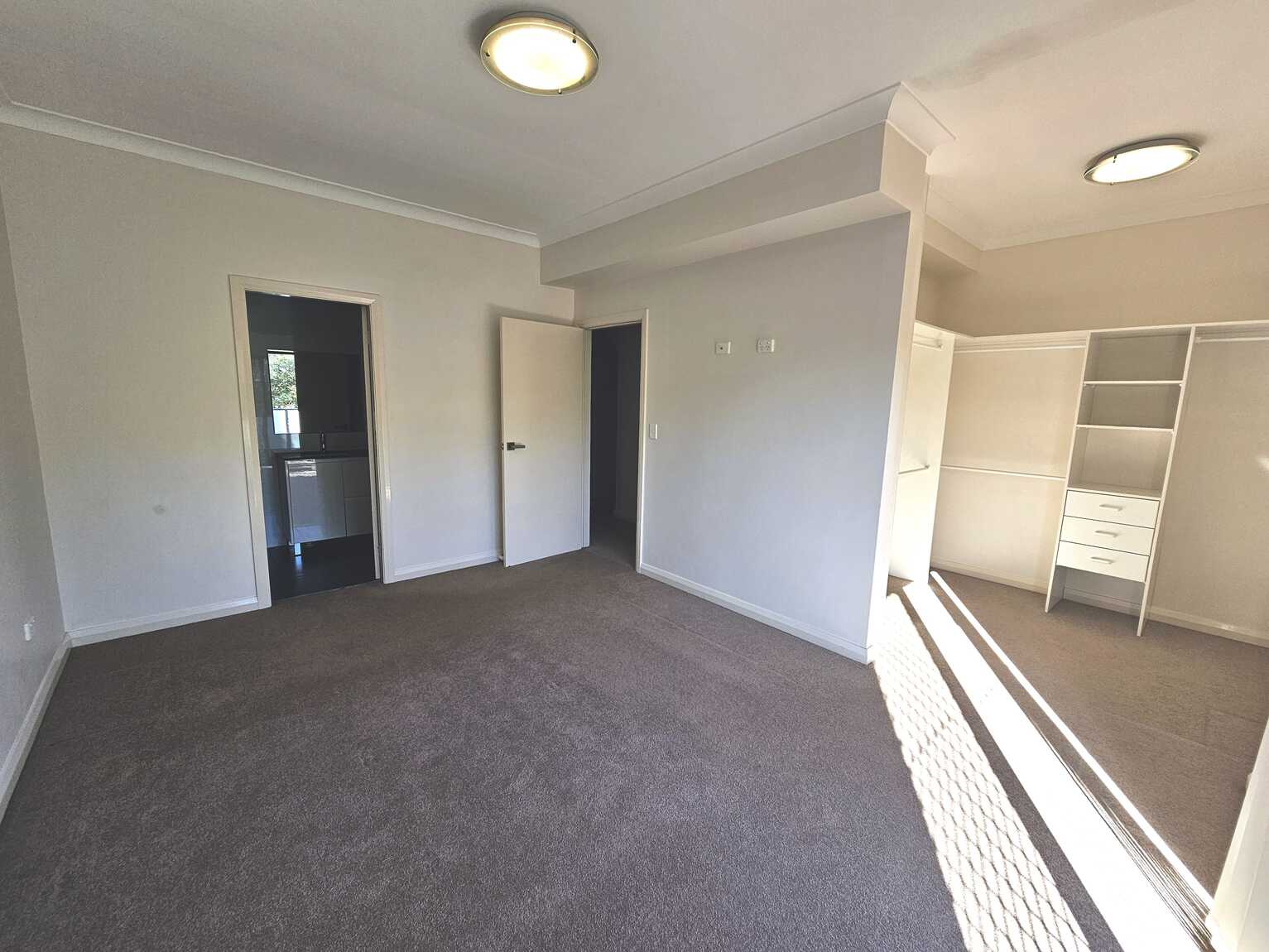 4/175 Kissing Point Road Dundas