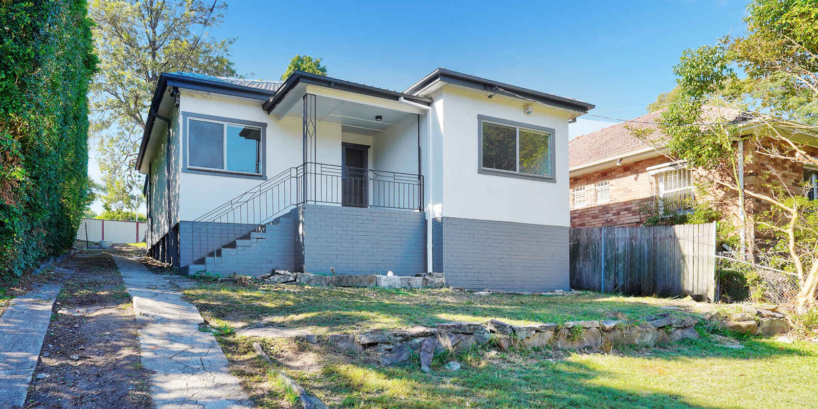 68 Rippon Avenue Dundas